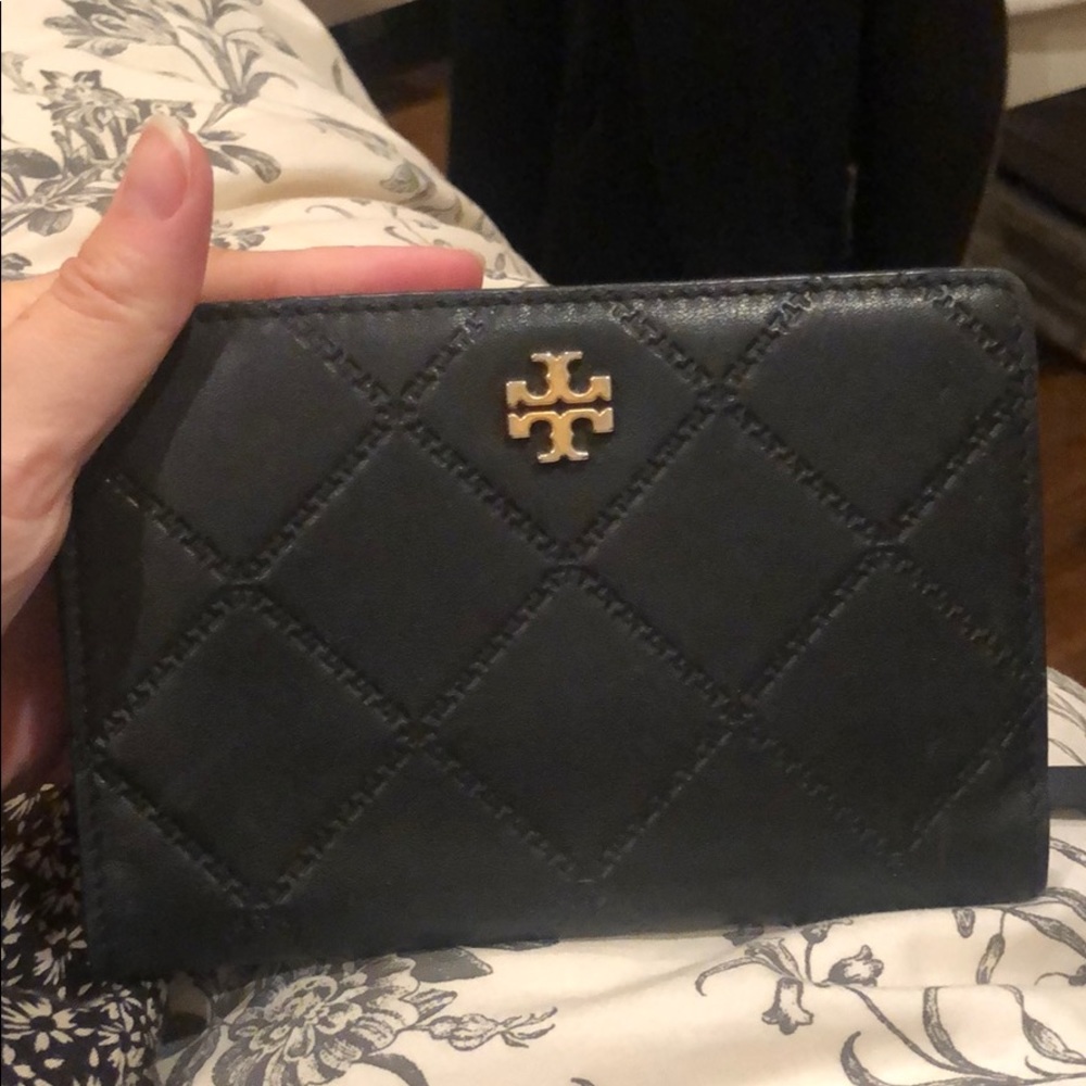 Black Tory Burch quilted wallet